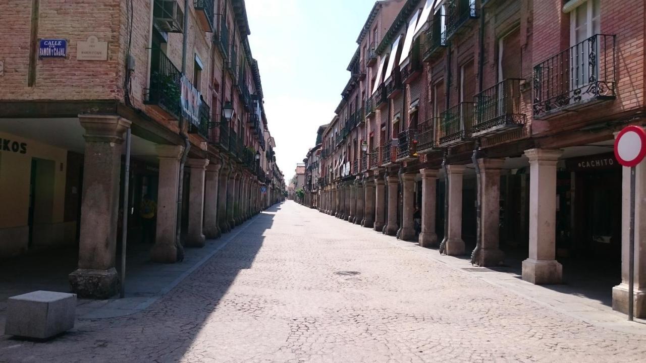 Casa De Huespedes Vecinodecerbantes Hotel Alcalá de Henares Exterior foto