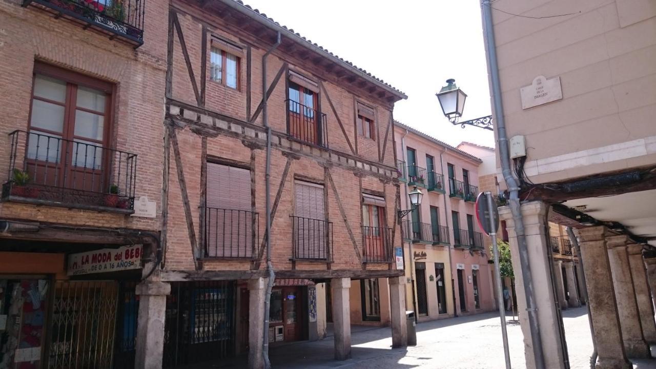 Casa De Huespedes Vecinodecerbantes Hotel Alcalá de Henares Exterior foto